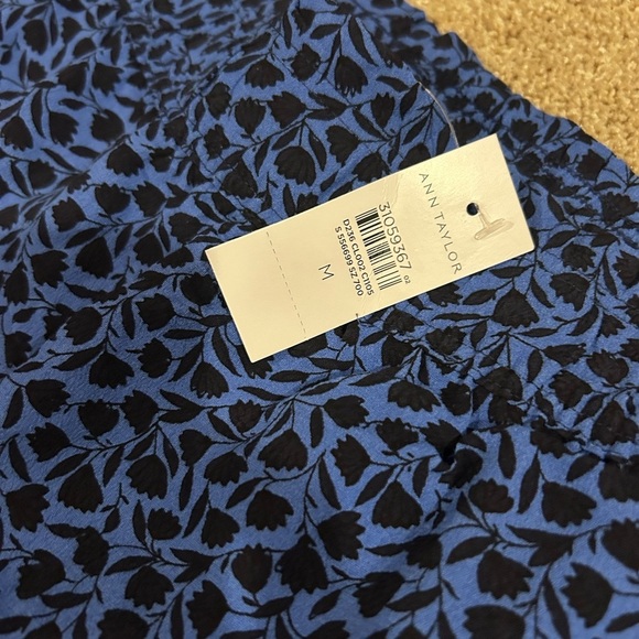 NWT Ann Taylor Blue Black Floral Midi Skirt with Ruffles Sz. M - Picture 4 of 6